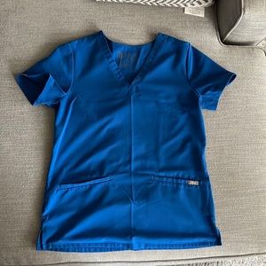 FIGS scrub top XS in Royal Blue